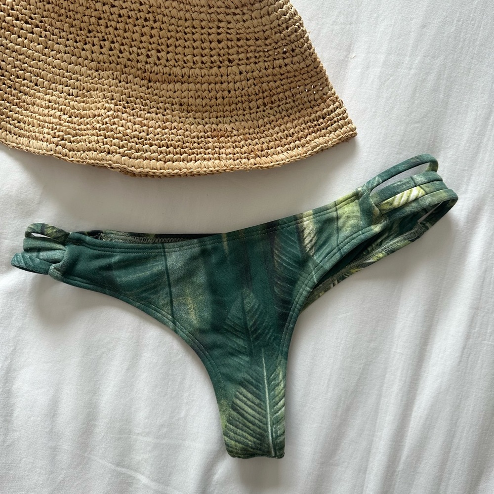 Midori Bikinis palm “Tavarua” bottom